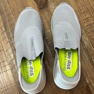 Men’s Go Walk Sketchers Slip Ins Size 11.5